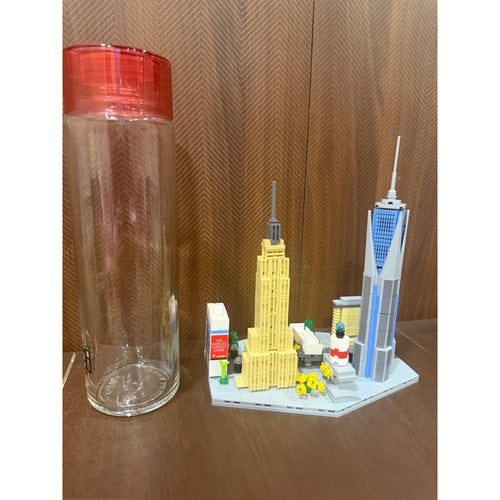 New York: The Manhattan Rise | Iconic Horizons | New York Architectural Landmarks Model Kit | Collectible | Skyline Brick Model Buy Online India